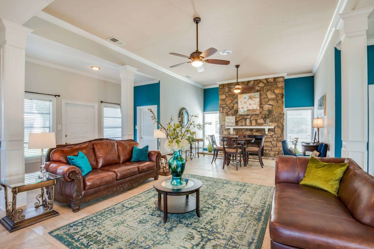 Comfy & Cozy clubhouse at Oakleigh Apartments in Baton Rouge, Louisiana