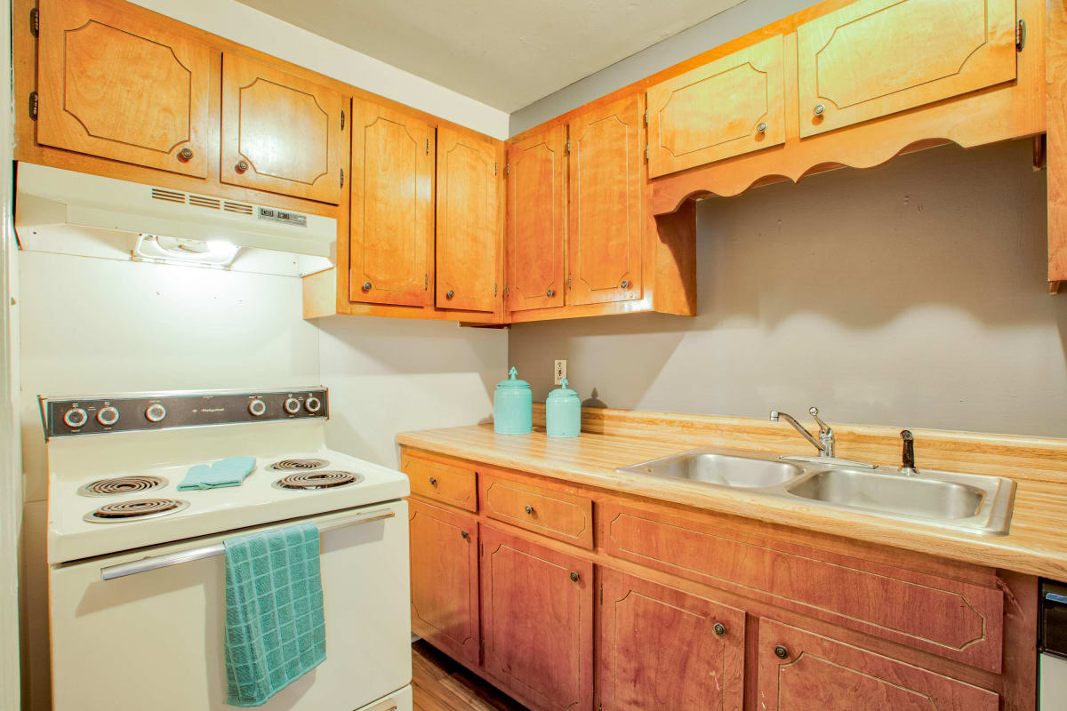 Kitchen at Paddock Place and The Oaks in Clarksville, Tennessee