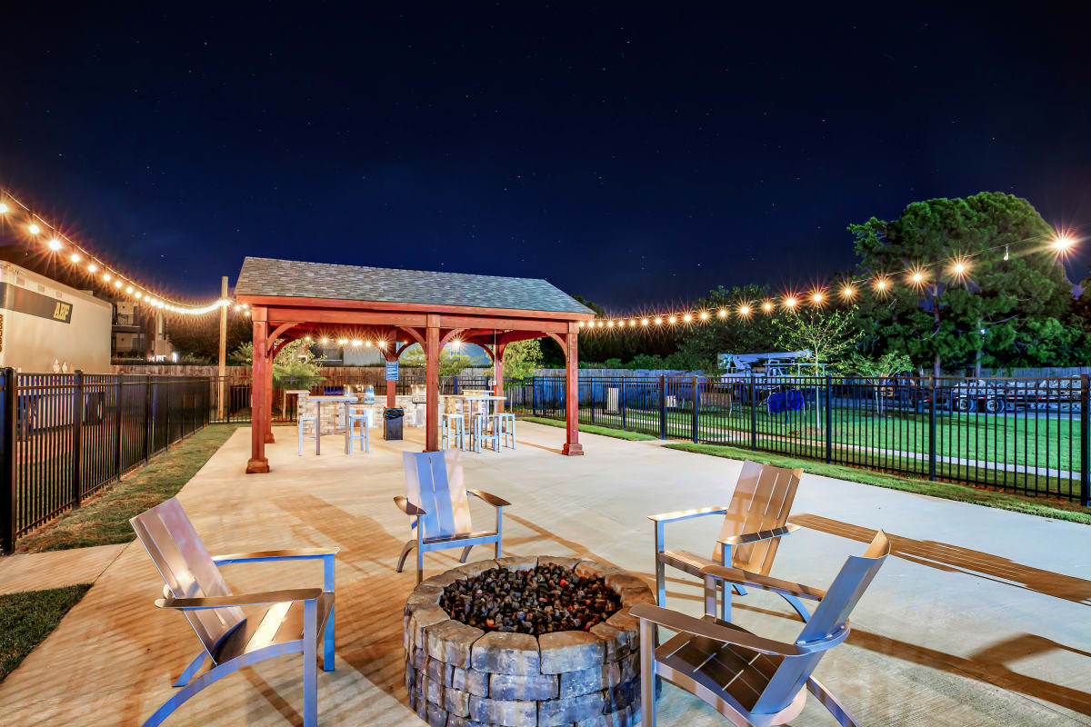 Outdoor pavilion and firepit at Cobblestone at Essen in Baton Rouge, Louisiana
