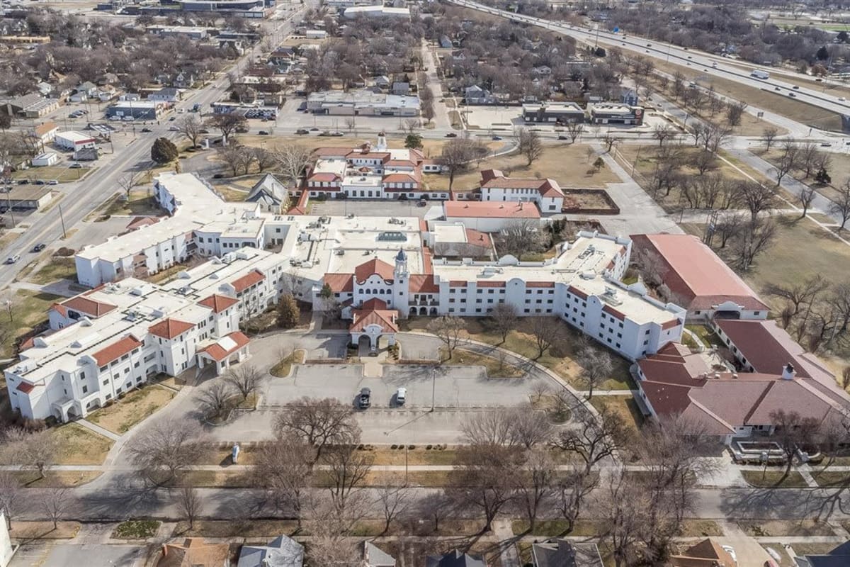 Aerial view of Oxford Vista Wichita in Wichita, Kansas