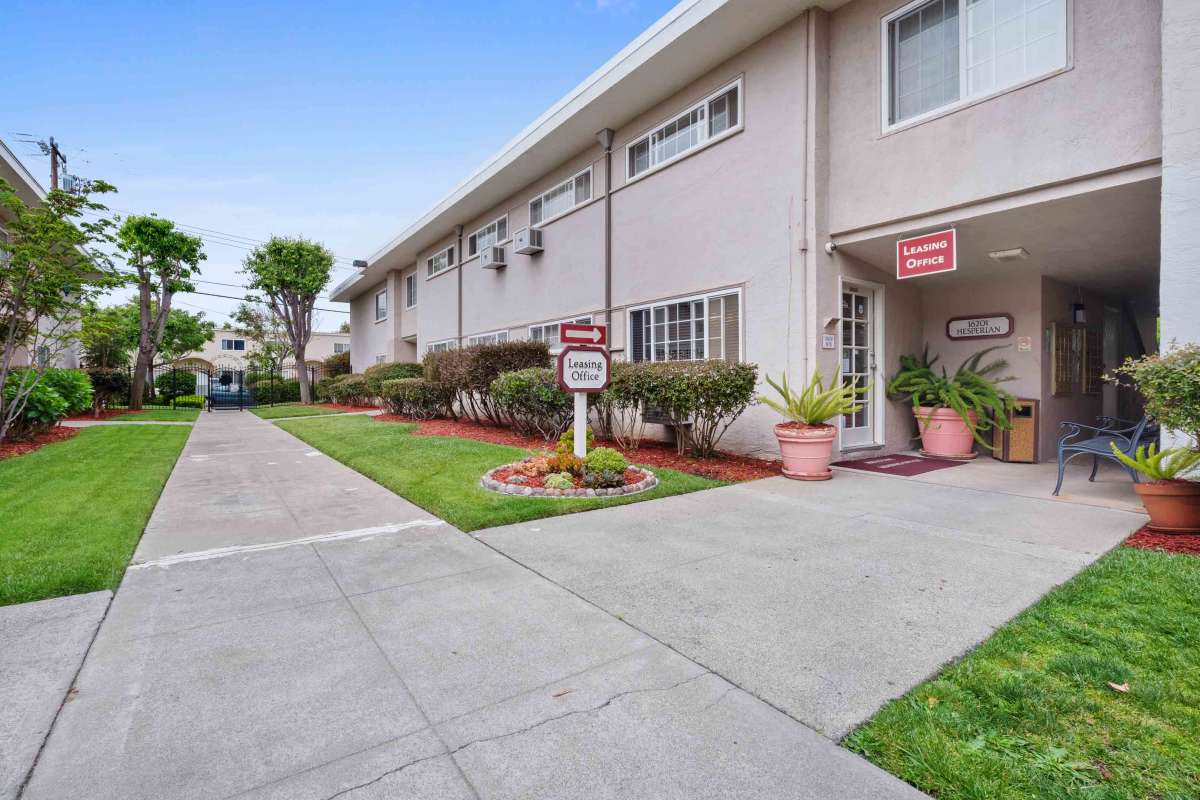 Exterior of an apartment abuilding at Lorenzo Commons in San Lorenzo, California
