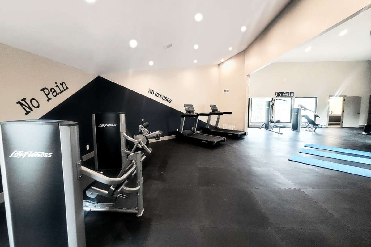 Fitness center at Legacy on Lynnfield in Memphis, Tennessee