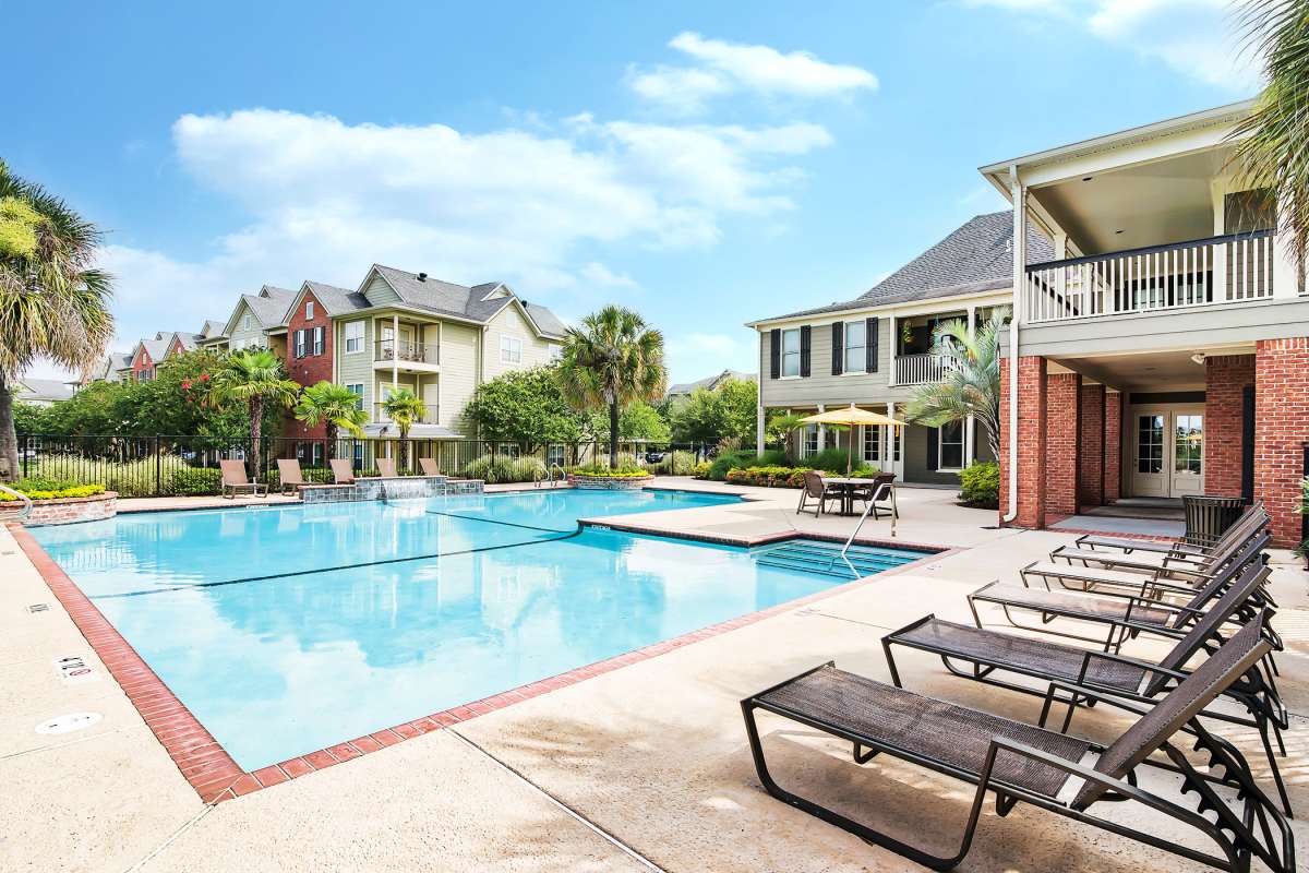 Resort-style pool at Cypress Lake in Baton Rouge, Louisiana