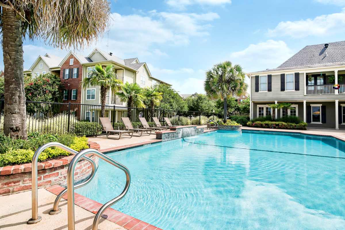 Relaxing swimming pool at Cypress Lake in Baton Rouge, Louisiana