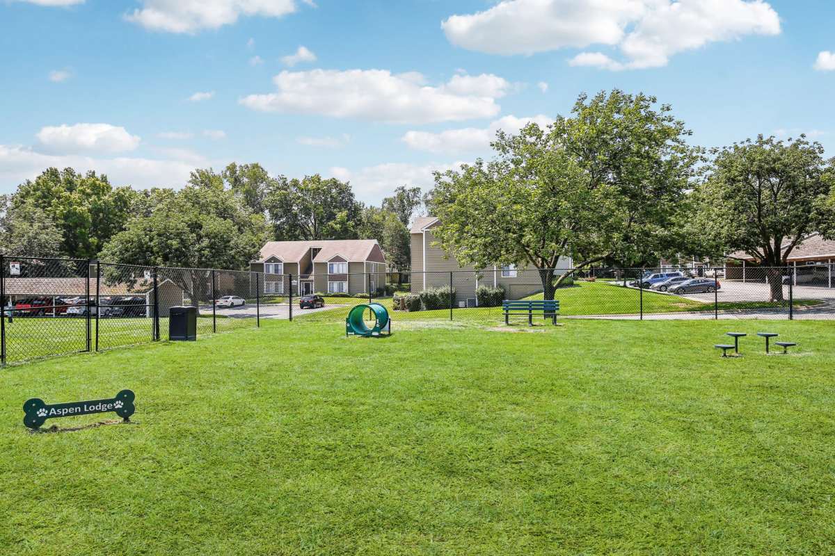 Bring your pet to Aspen Lodge in Overland Park, Kansas