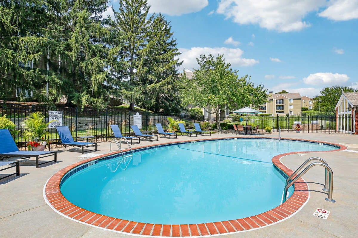 Refreshing swimming pool at Aspen Lodge in Overland Park, Kansas