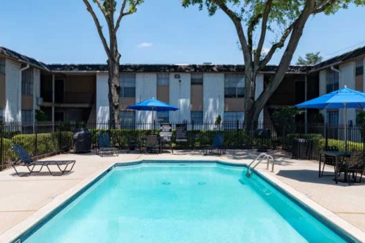 Swimming pool at Morgan Manor in Houston, Texas
