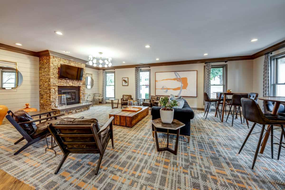 Indoor lounge at Smoky Crossing, Seymour, Tennessee