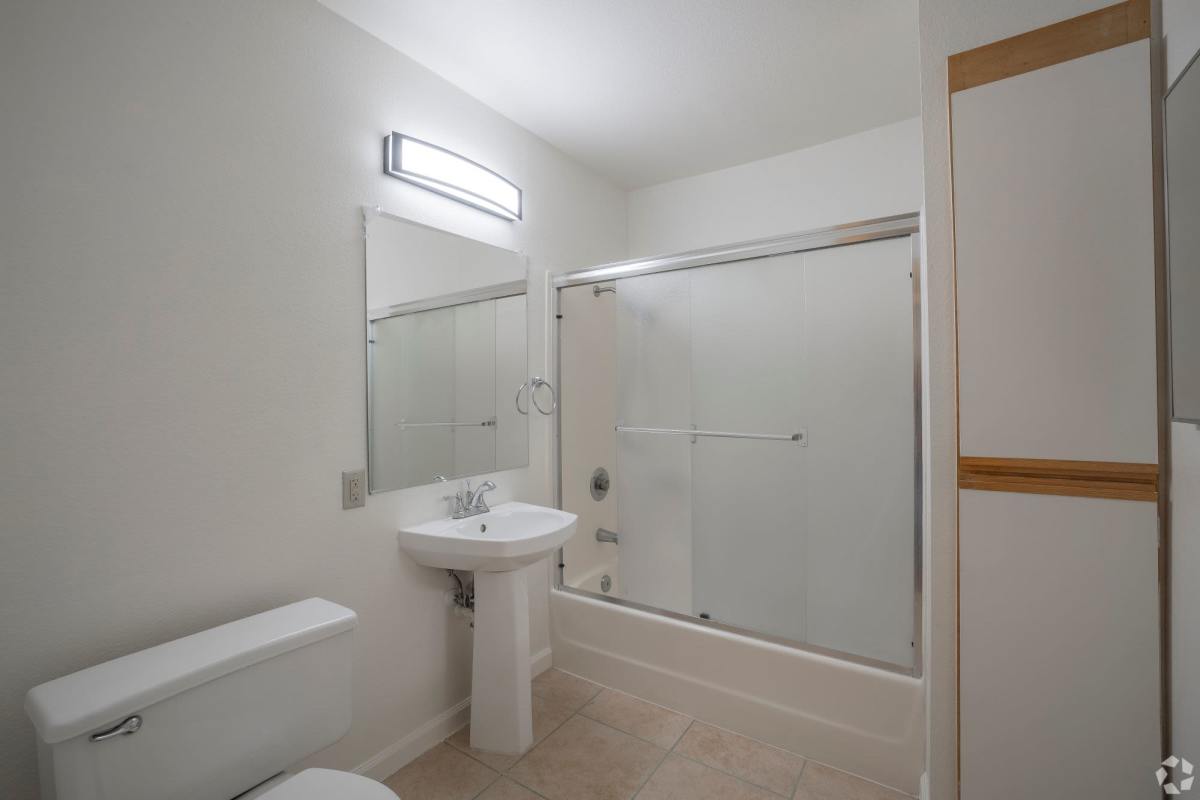 Bathroom at Cadillac Flats in Napa, California