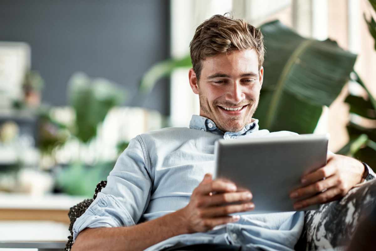 Resident using our online rental payment at Willow Creek Townhomes in Jonesboro, Arkansas