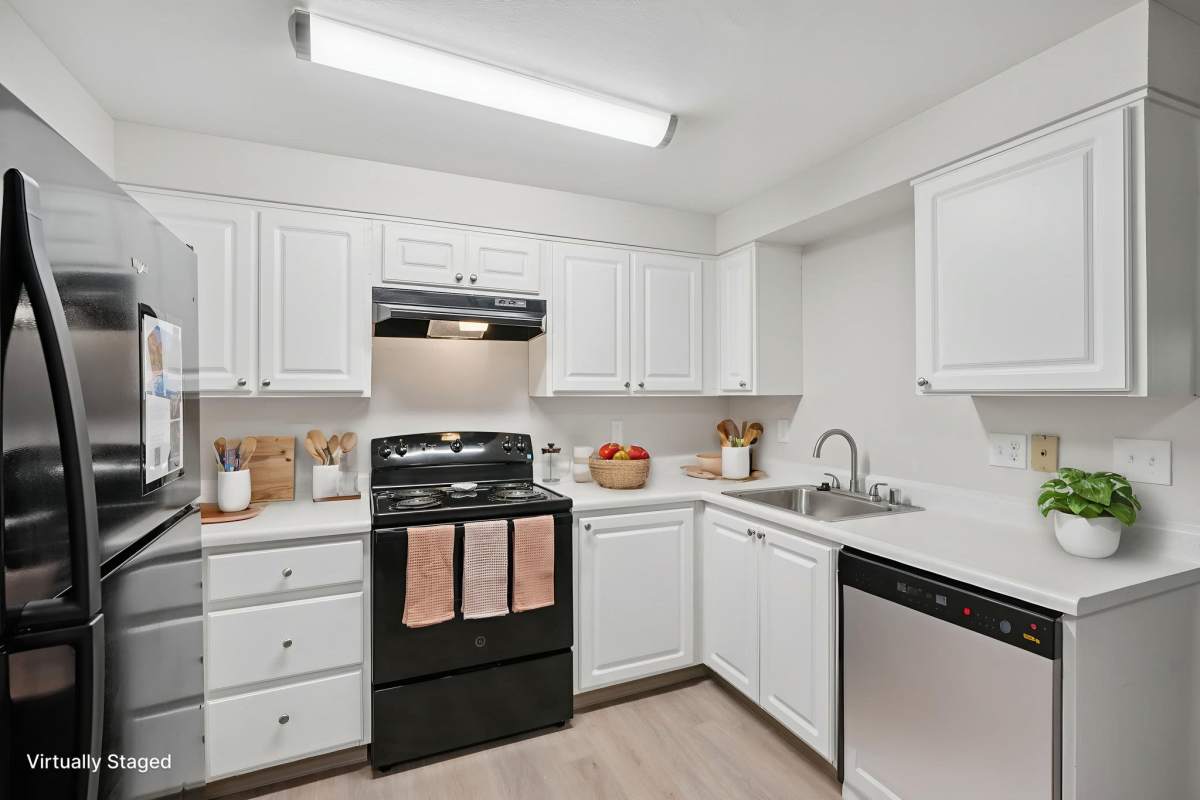 Staged Kitchen at Arnada Pointe in Vancouver, Washington