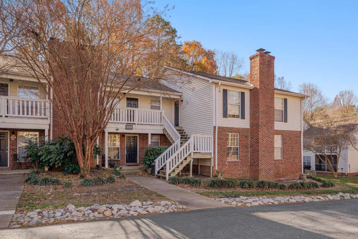 Property exterior at Trailwood Crossing Apartments in Raleigh,North Carolina