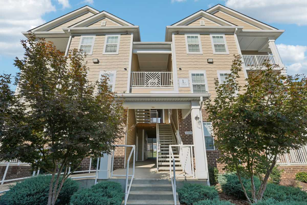 Exterior of an apartment at The Retreat at Arden Village Apartments in Columbia, Tennessee