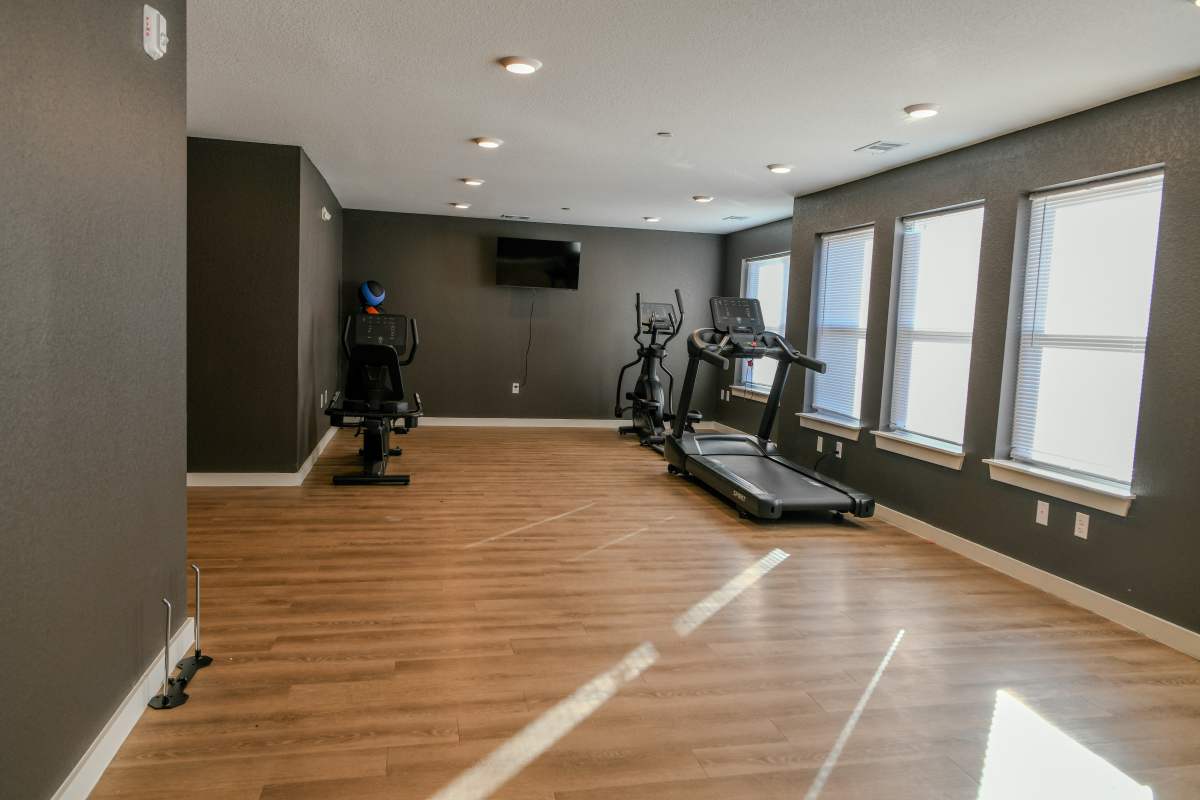 Fitness center at Flats At Lake View in Warner Robins, Georgia