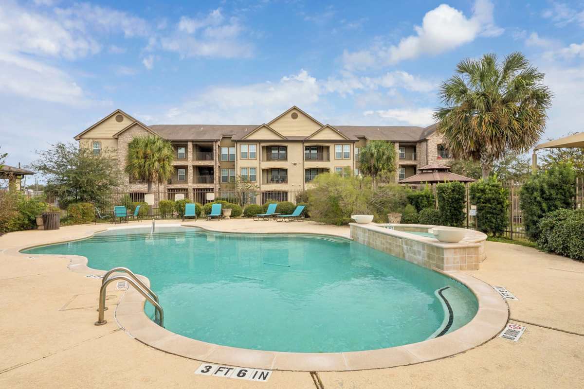Resort-style pool at Horizon Meadows in La Marque, Texas