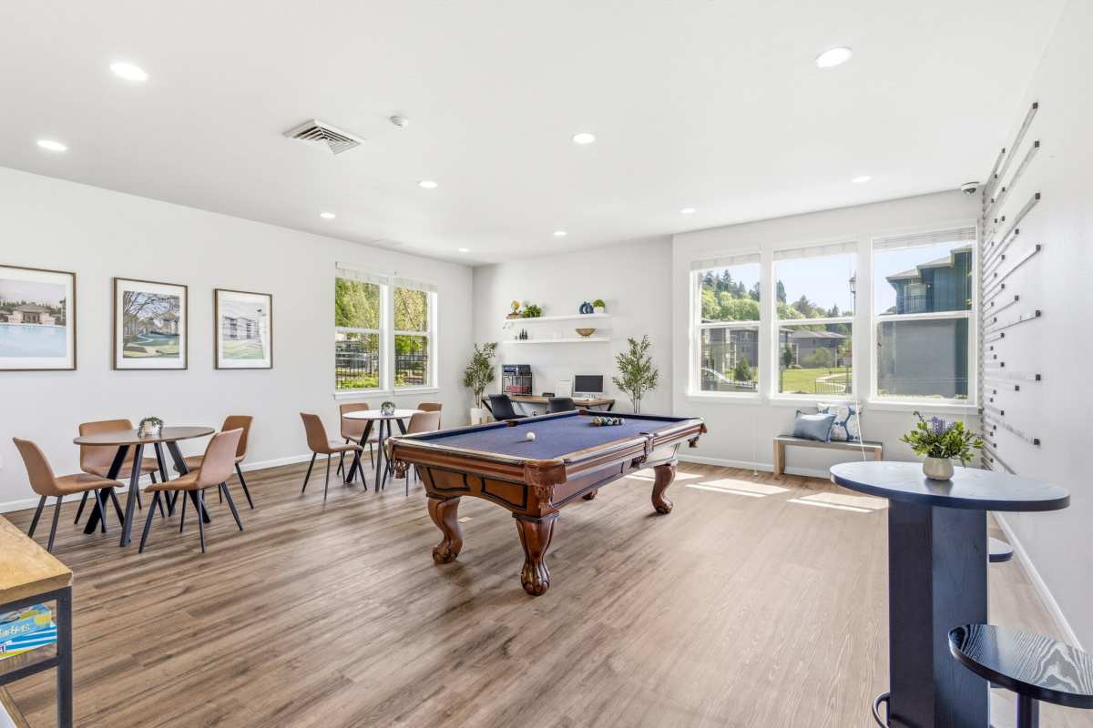 pool table at Columbia View in Vancouver, Washington