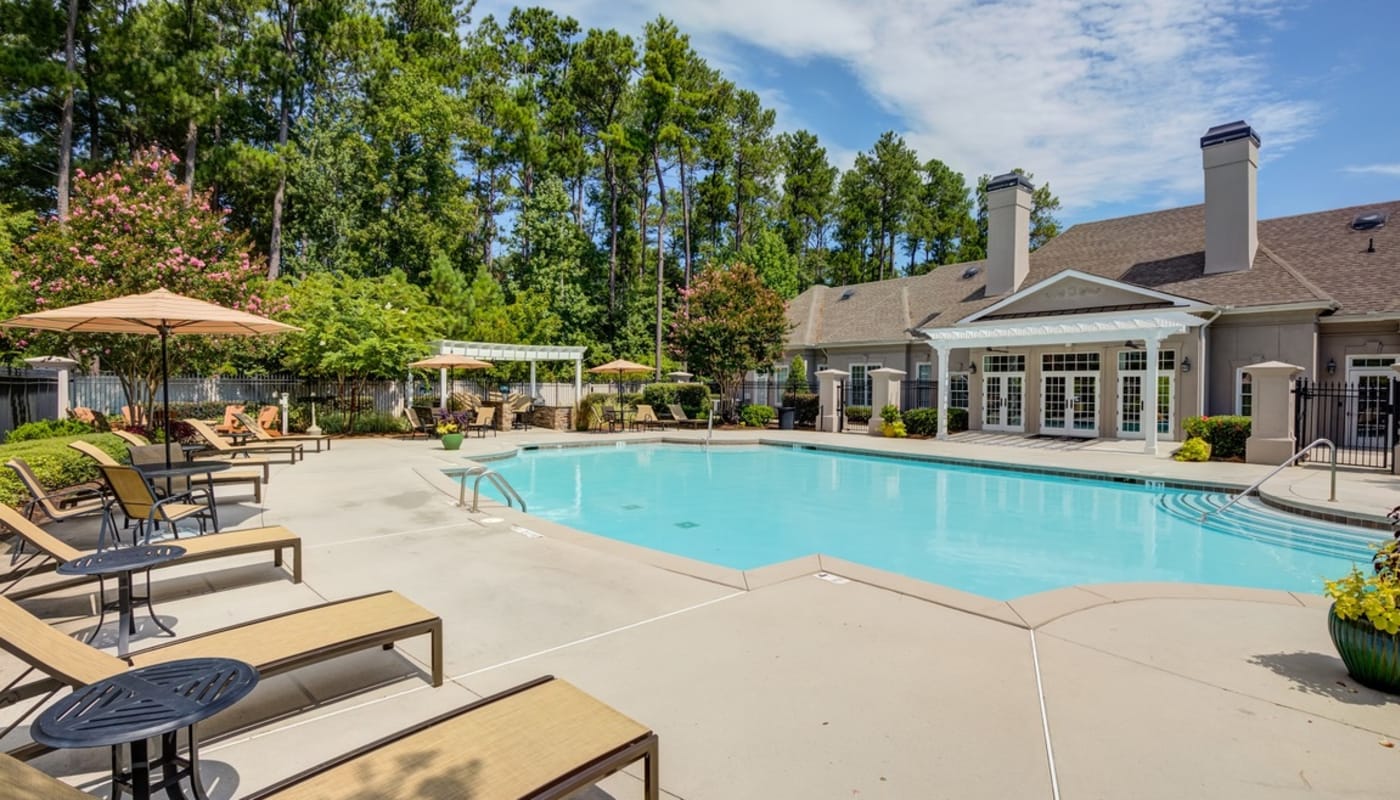 Pool at Estates at Perimeter in Augusta, Georgia