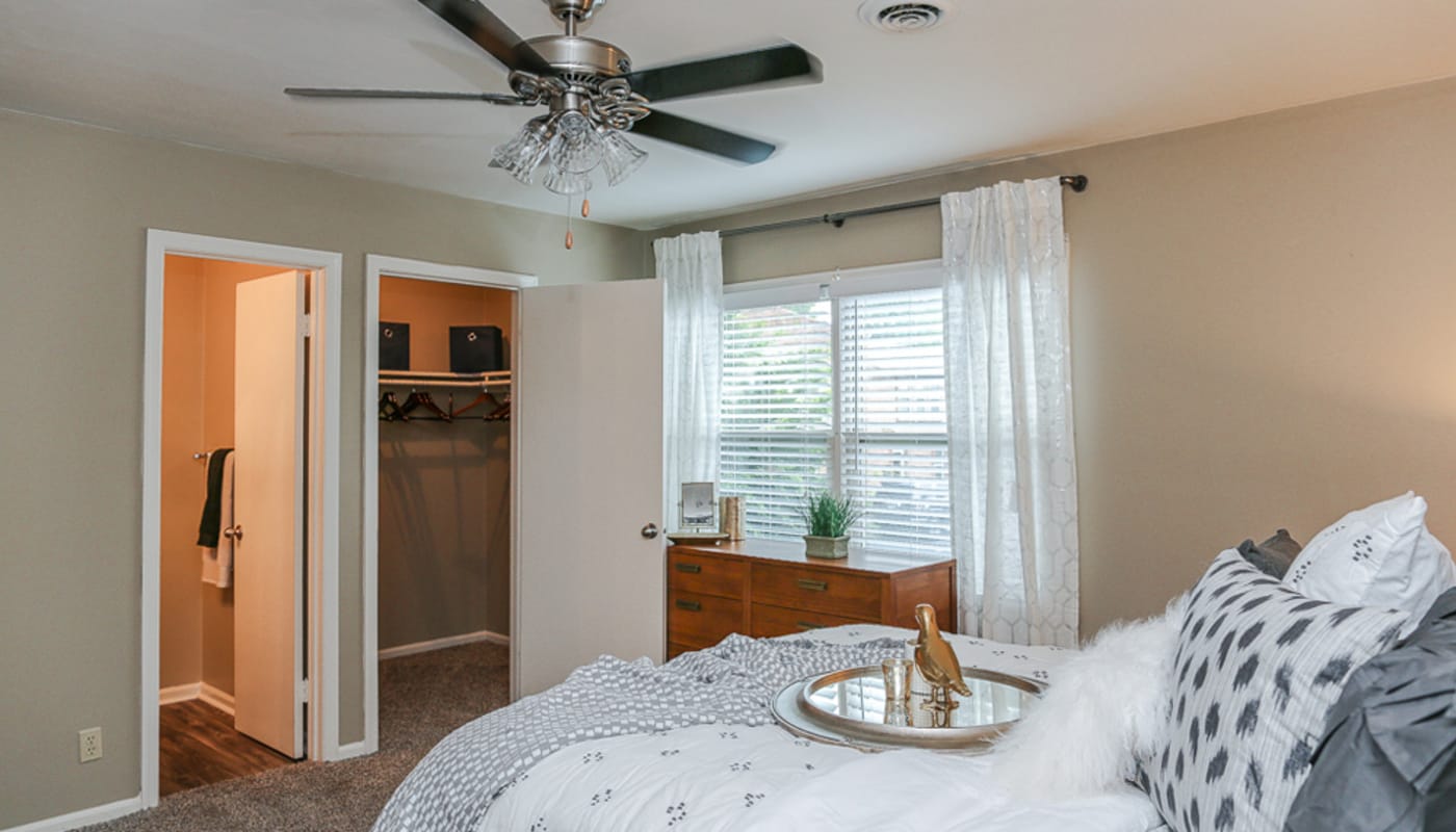 Apartment bedroom at Cedar Point in Roanoke, Virginia