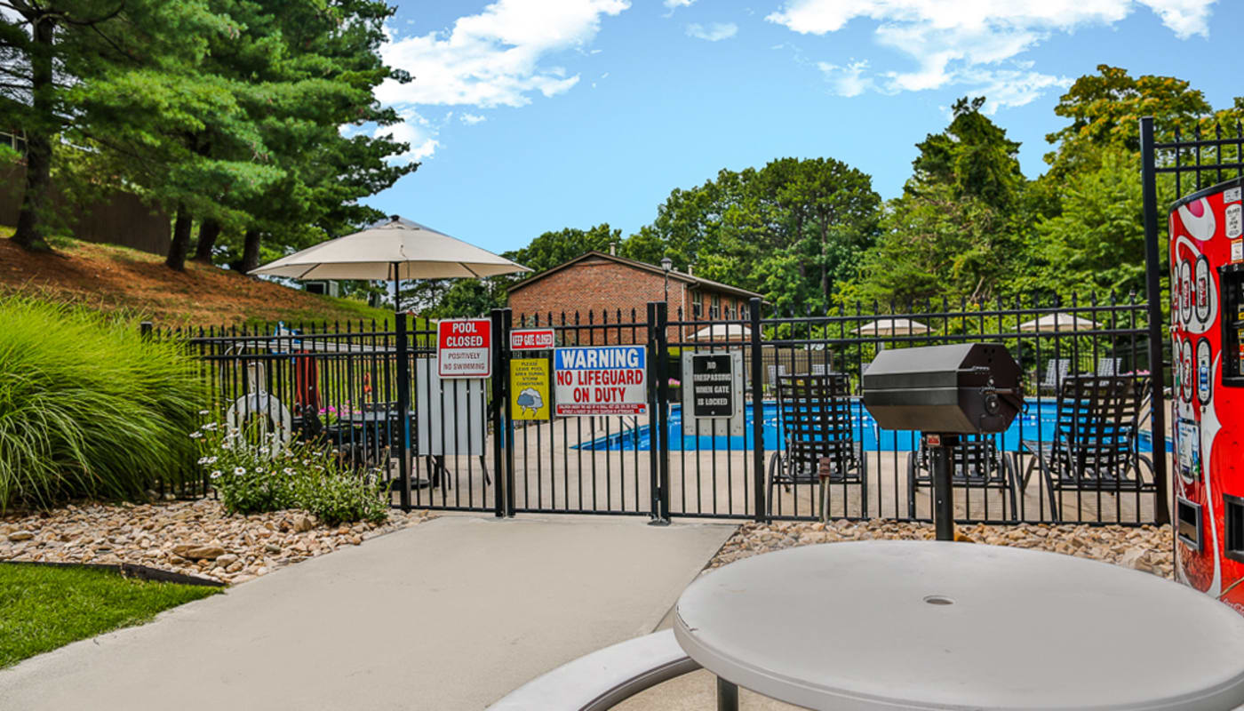 Poolside refreshments at Cedar Point in Roanoke, Virginia