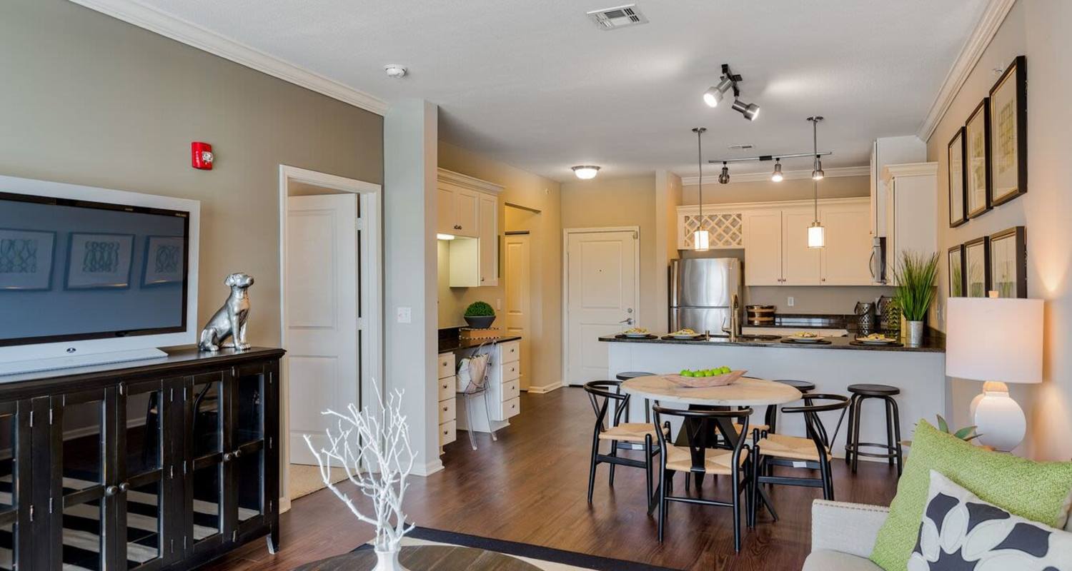 apartment at The Residences at New Longview in Lee's Summit, MO
