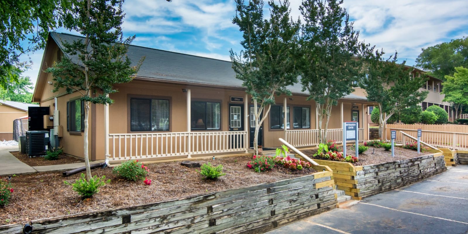 Photos of 1022 West Apartment Homes