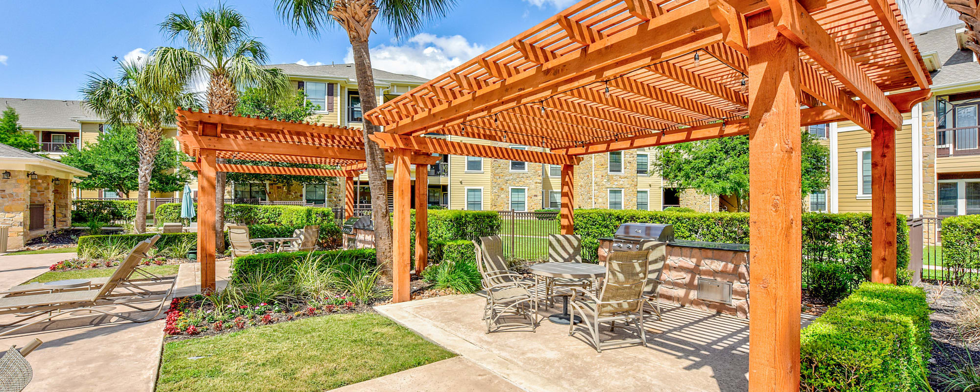 Selma Apartments & Townhomes for Rent | Retreat at Chelsea Park