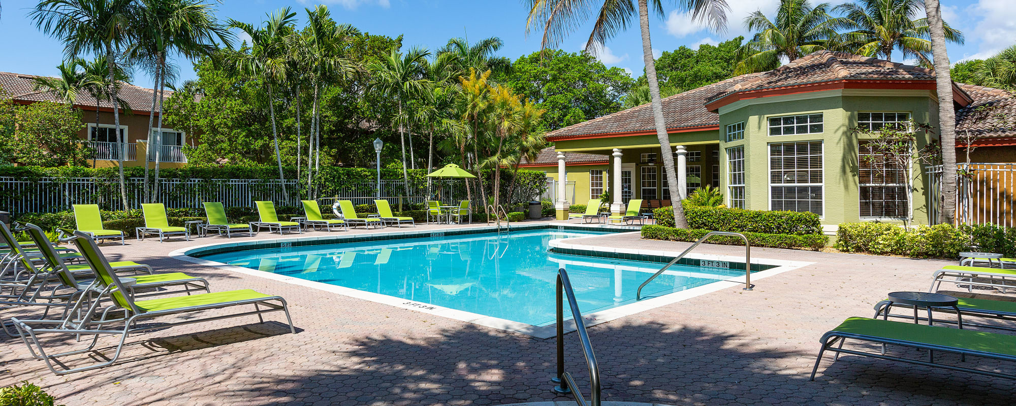 Neighborhood of Delray Bay Apartments in Delray Beach, Florida