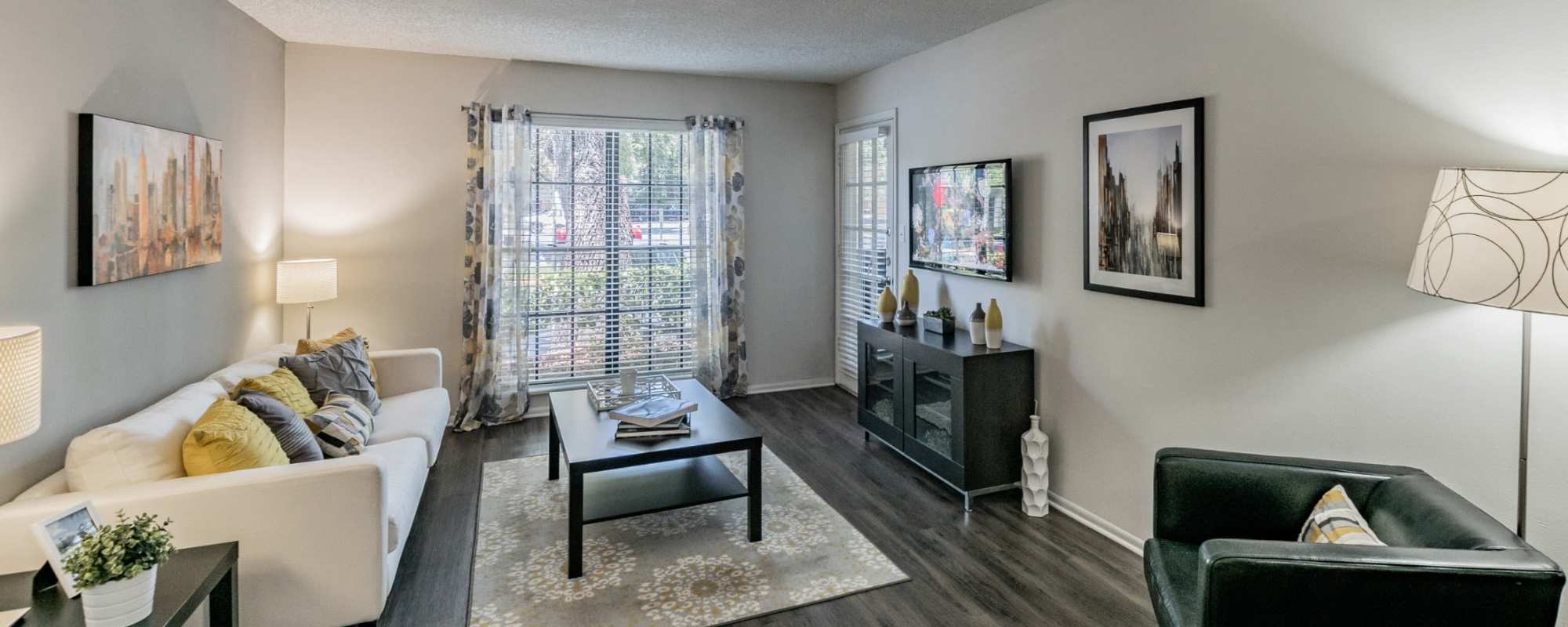 Apartments at Legend Oaks in Tampa, Florida