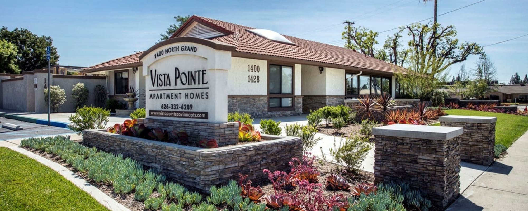 Apartments at Vista Pointe in Covina, California