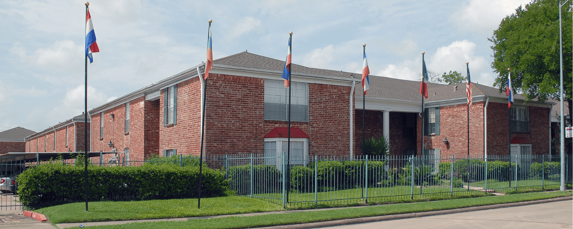 Apartments SunBlossom Louisville in Houston, Texas