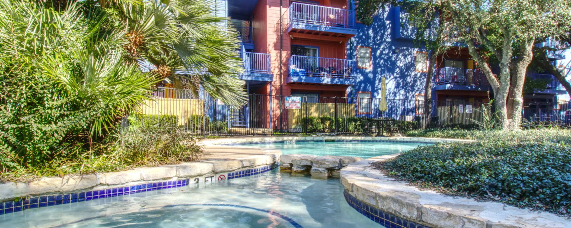Apartments SunBlossom Mountain in Houston, Texas