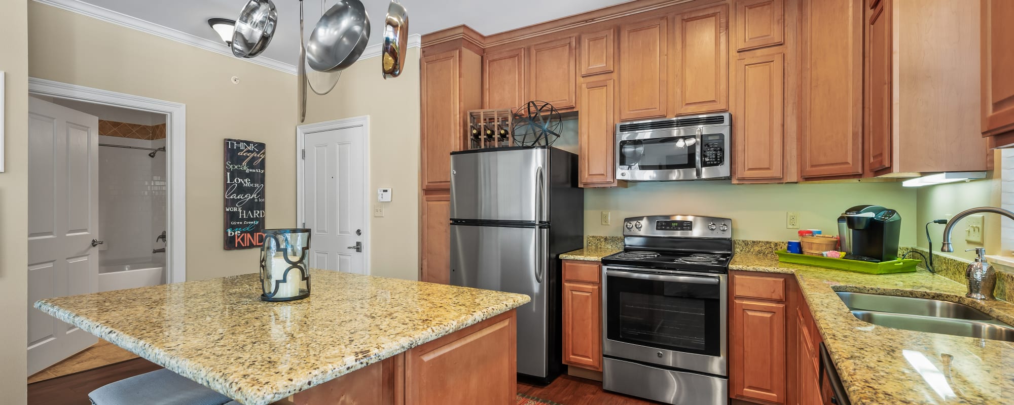 Apartment kitchen at Coates Bluff At Wright Island in Shreveport, Louisiana