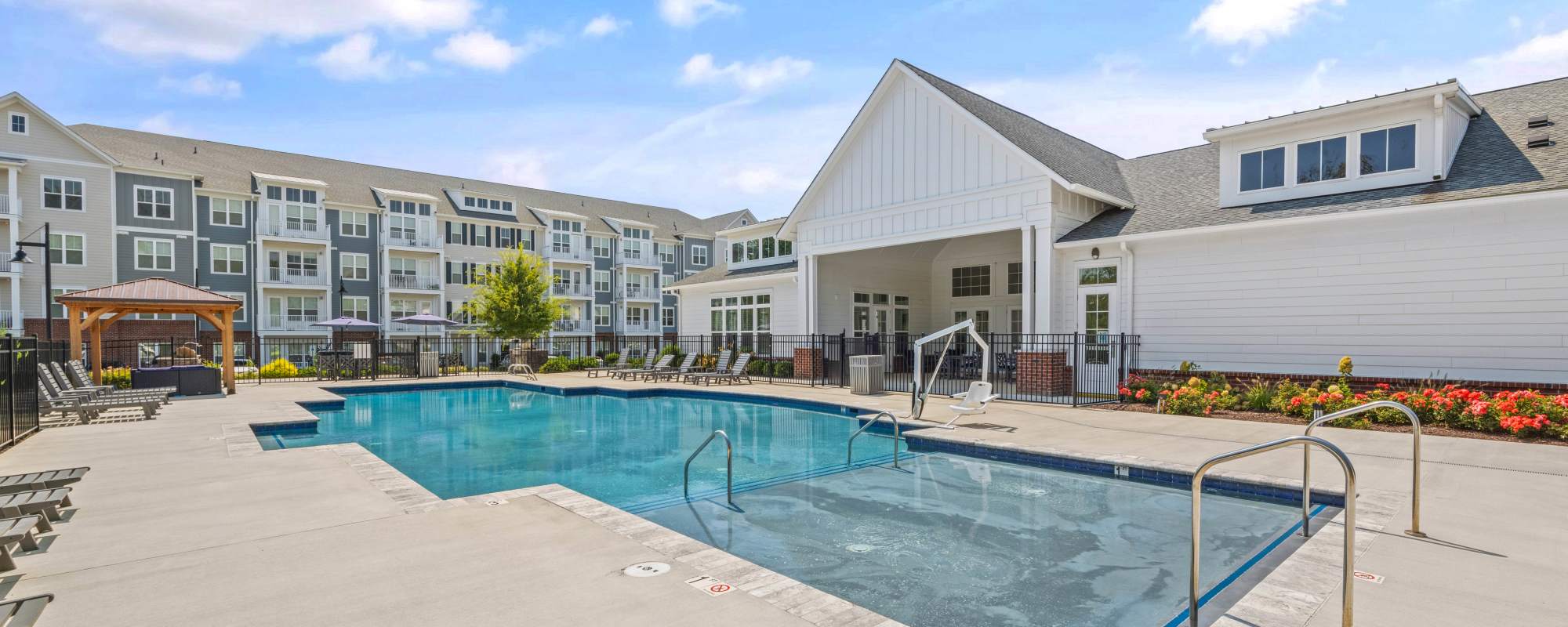 Apartments at Commonwealth Apartments in Midlothian, Virginia