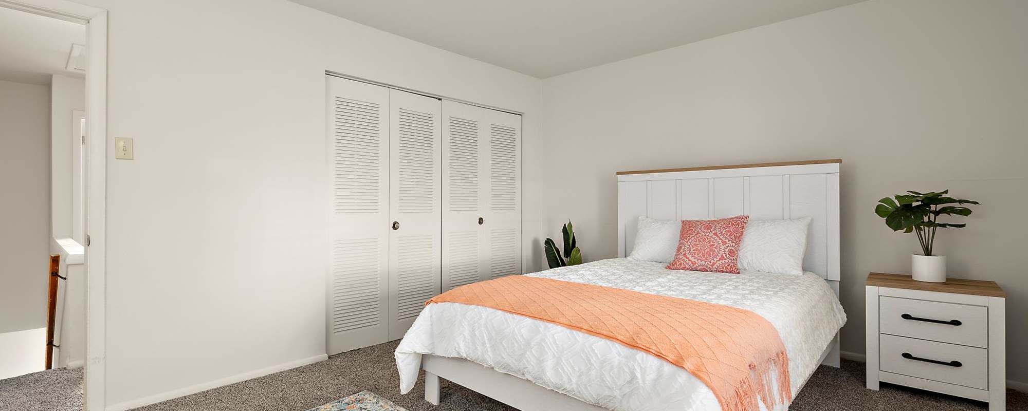 Living space with a ceiling fan at Oak Hill in Salisbury, Maryland