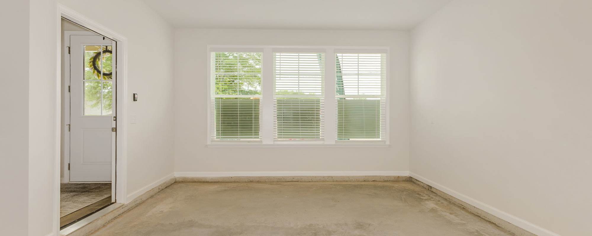 Unfurnished Living Room The Courts at Maverick Yards in Mauldin, South Carolina