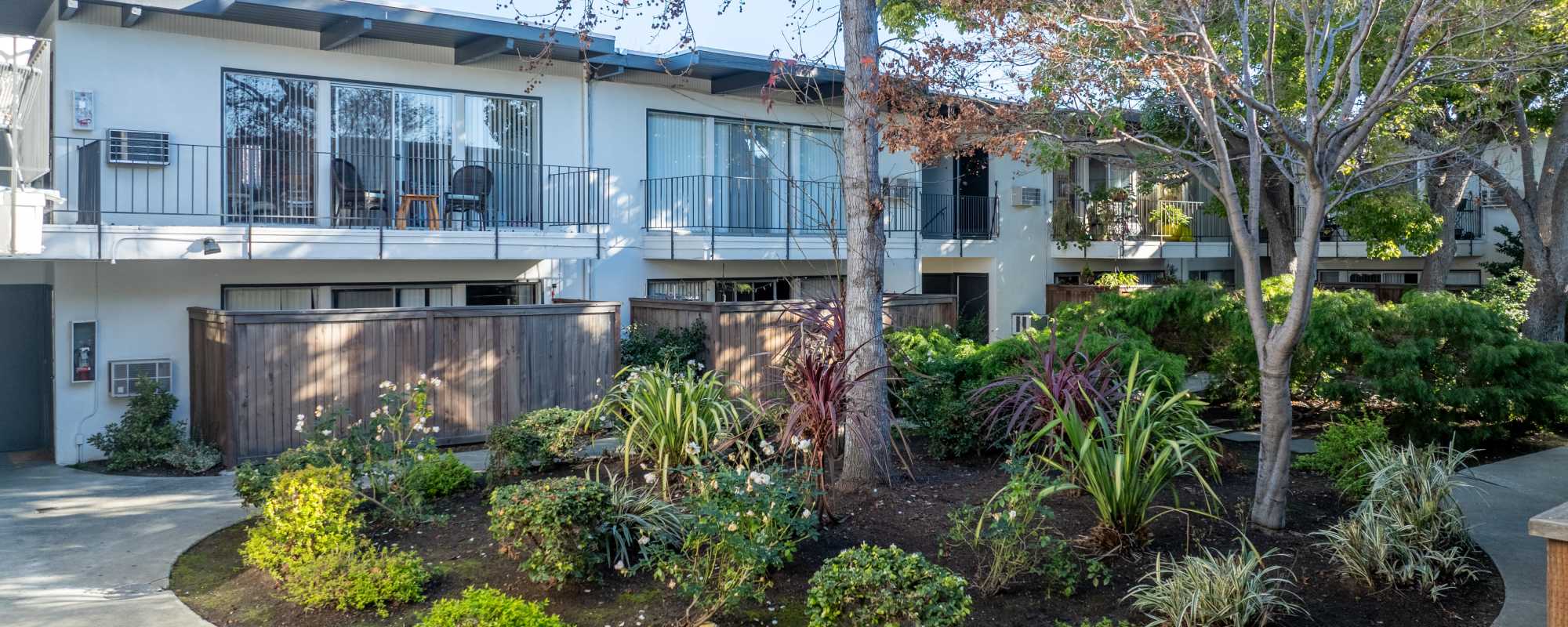 Apartment at Glenwood Garden Apartments in Mountain View, California