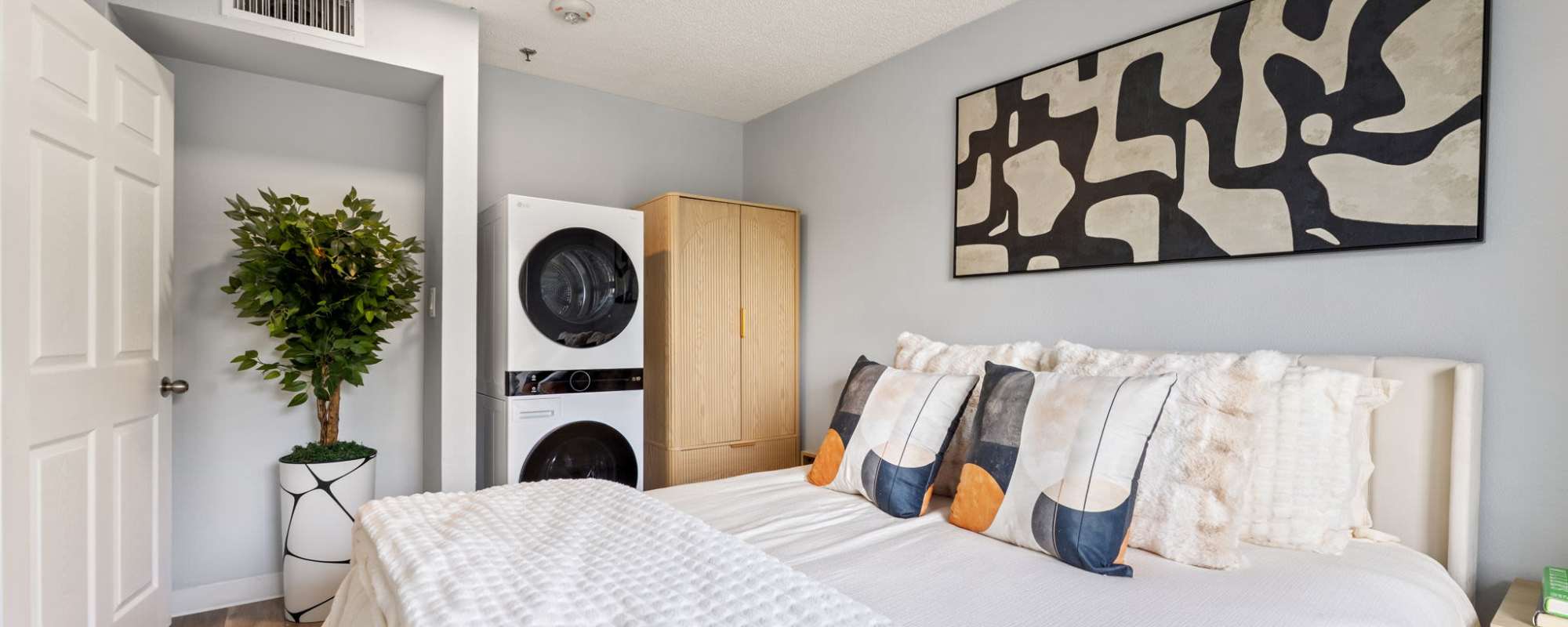 The Otis Apartments in Dallas, Texas