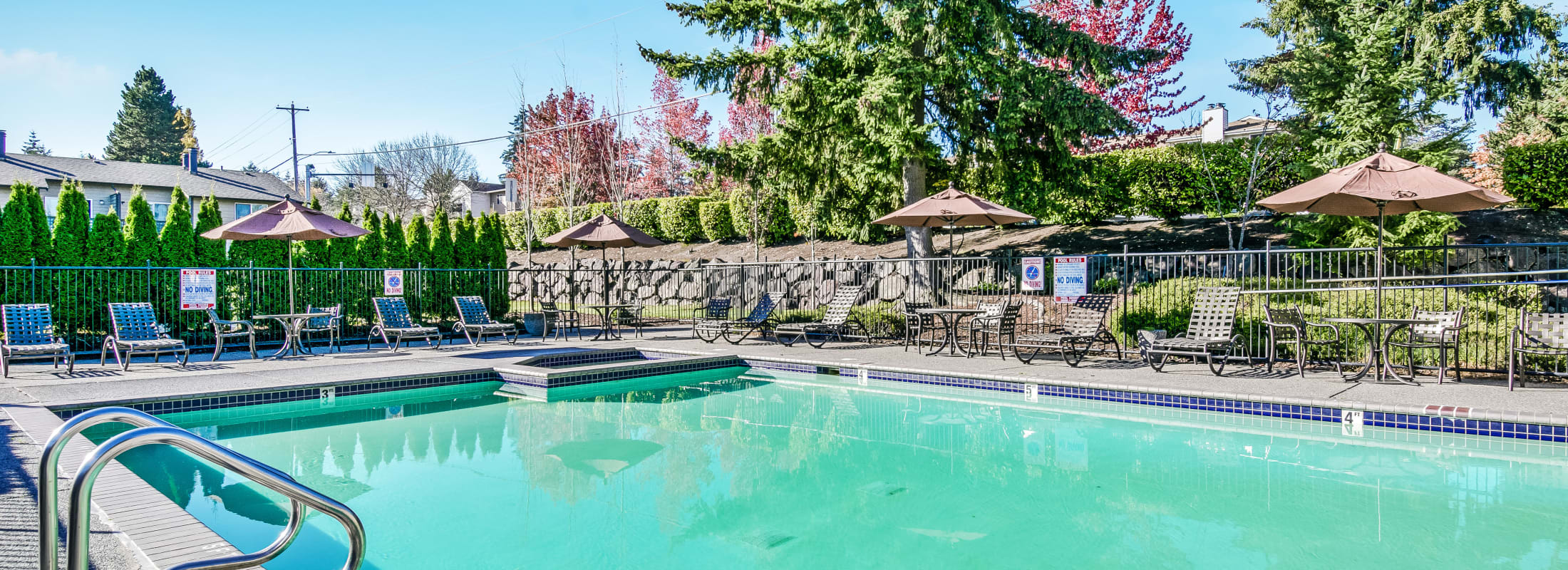 Swimming Pool at Copperstone Apartment Homes in Everett, wa