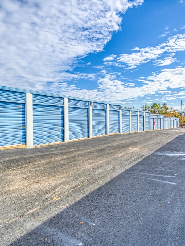 Large open driveway in Memphis, Tennessee at Devon Self Storage