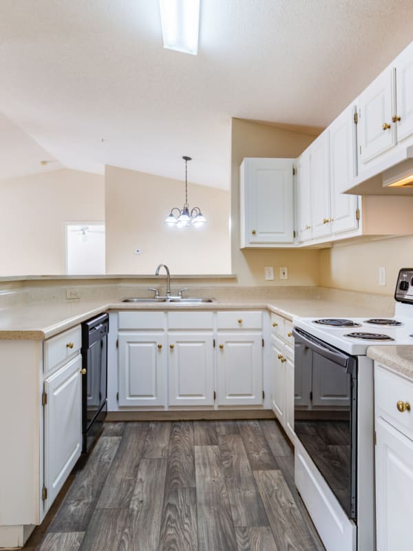 kitchen in an apartment at The Retreat at Grande Lake, Brunswick, Georgia 