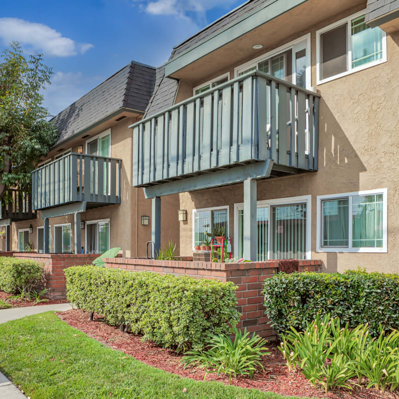 Patio homes at Casa La Palma Apartment Homes in La Palma, California