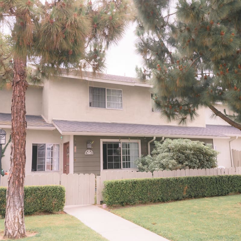 Walk-up to a home at Greystone in Costa Mesa, California