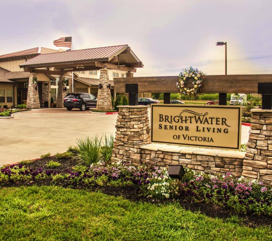 Residents having coffee and cake  at Brightwater Senior Living in Bend, Oregon