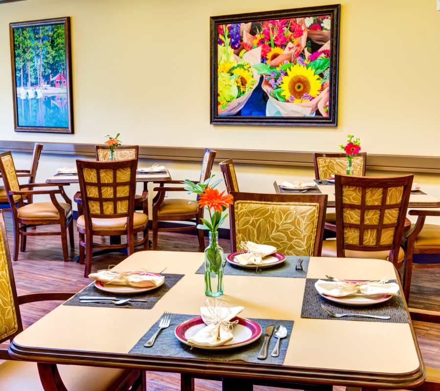 Resident dining area at Mt Bachelor Assisted Living and Memory Care in Bend, Oregon
