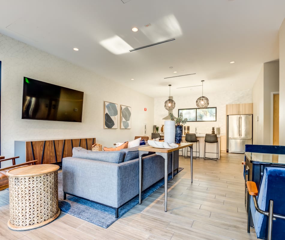 Living room with wood-style flooring at Sofi Waterford Park in San Jose, California