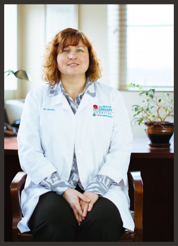 Dr. Amy Smith, Vaterinarian in Sumner