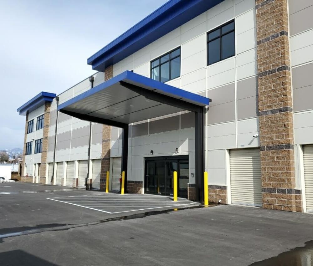 Covered loading bay and drive-up storage units at Advantage Self Storage in Arvada, Colorado