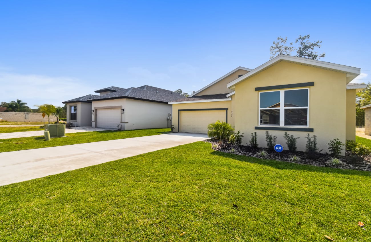 Photos of Glen Lakes Rental Homes in Weeki Wachee, FL
