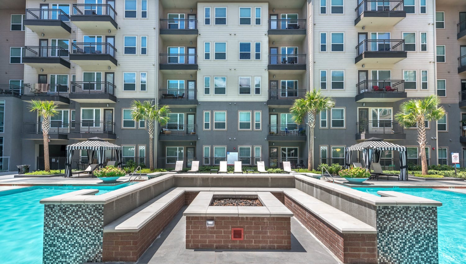 Photos of Olympus at Ross | Apartments in Old East Dallas, TX