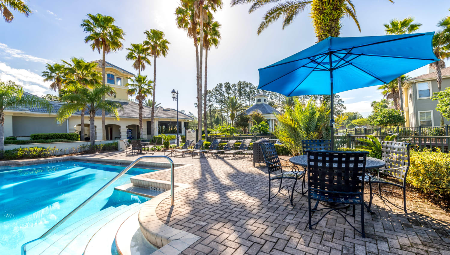 Photos of Cape House Apartments in Jacksonville, FL